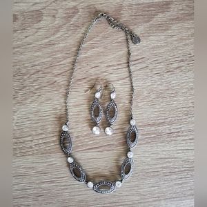 Liz Clairborne necklace & earrings set